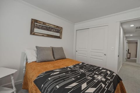 Tiny photo for 950 N Hindeman Street, Sisters, OR 97759 (MLS # 220219921)