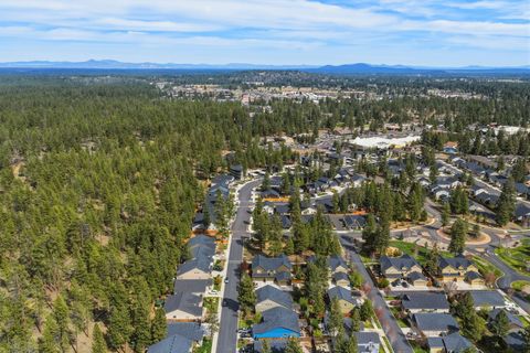 Tiny photo for 950 N Hindeman Street, Sisters, OR 97759 (MLS # 220219921)