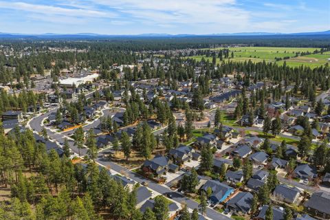 Tiny photo for 950 N Hindeman Street, Sisters, OR 97759 (MLS # 220219921)