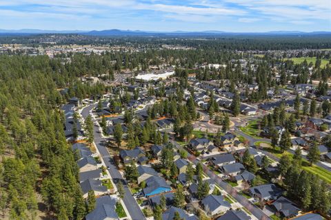 Tiny photo for 950 N Hindeman Street, Sisters, OR 97759 (MLS # 220219921)