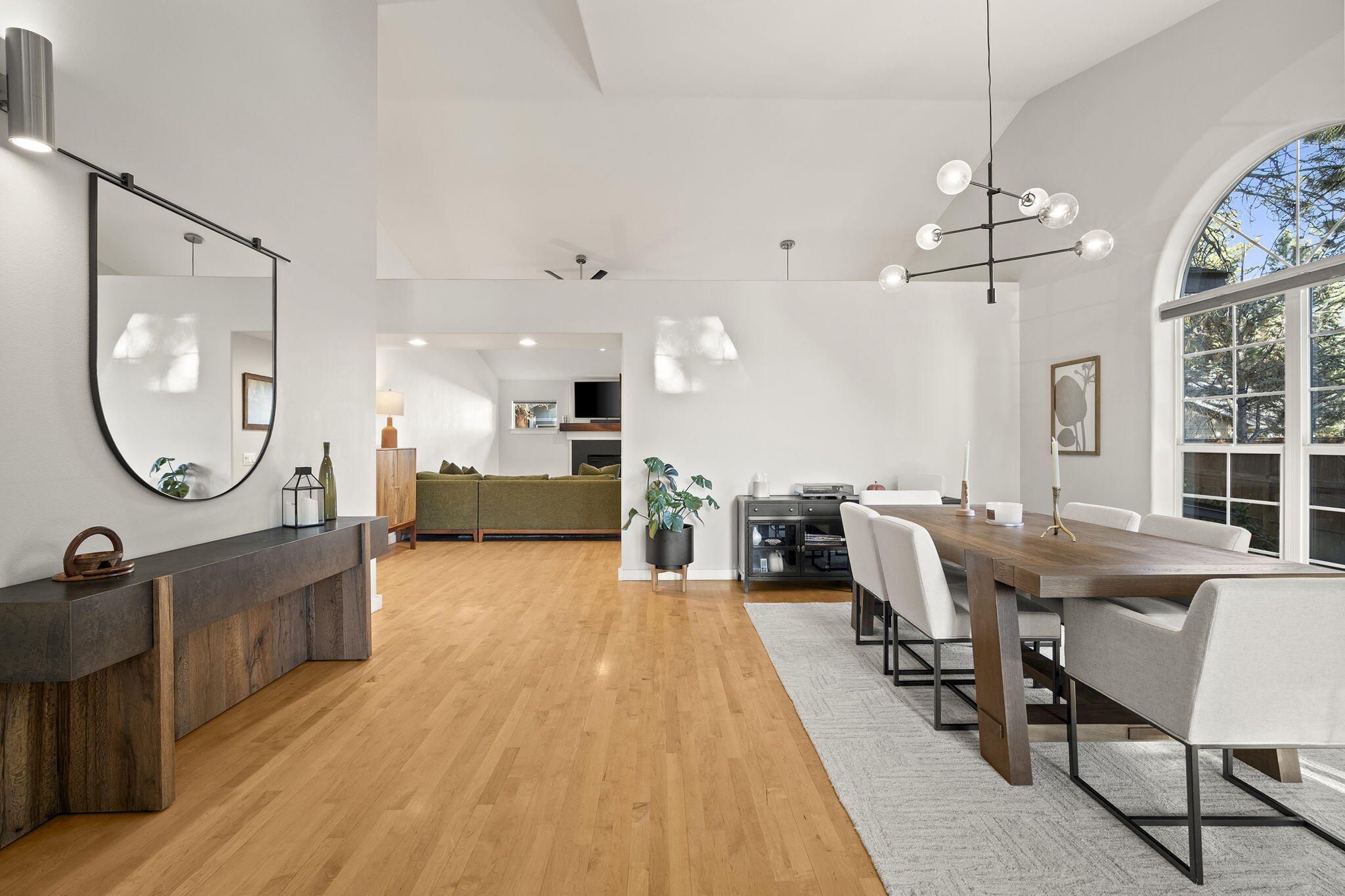 1872 NW Hill Point Drive