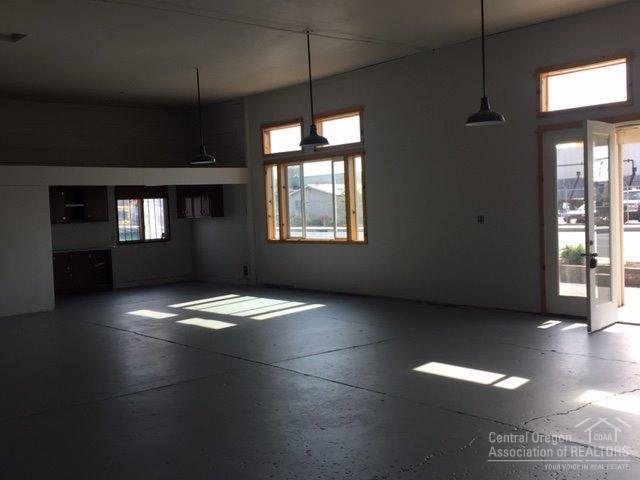 CLAR - Commercial Sale