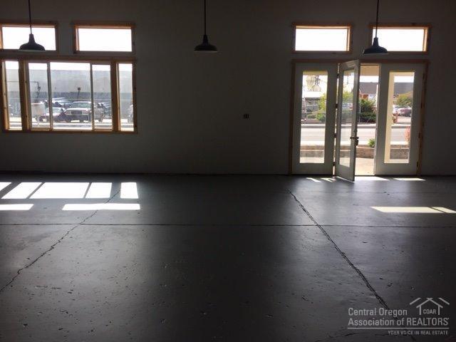 CLAR - Commercial Sale