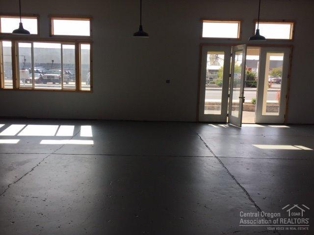 CLAR - Commercial Sale