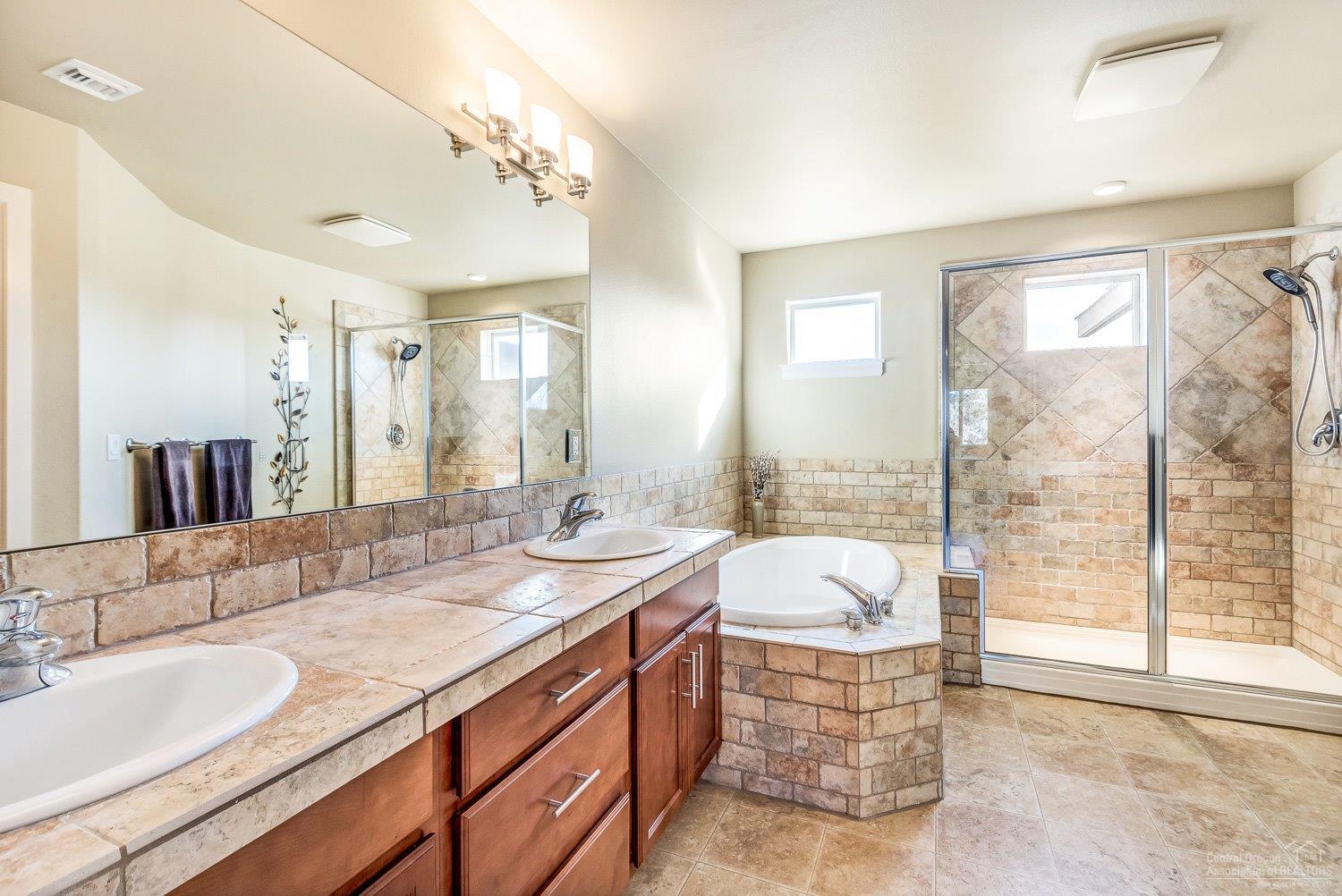 Jonahs Landing - Residential