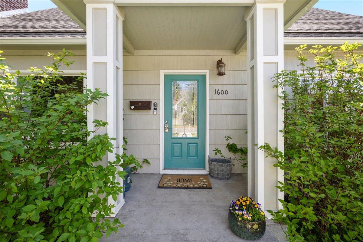 1600 N Eldorado Avenue