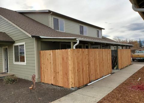 Tiny photo for 171 Mellecker Way, Medford, OR 97501 (MLS # 220215373)