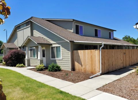 Tiny photo for 171 Mellecker Way, Medford, OR 97501 (MLS # 220215373)