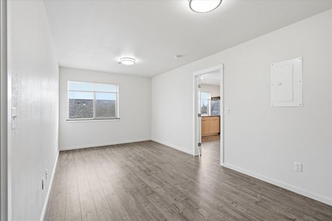 Tiny photo for 171 Mellecker Way, Medford, OR 97501 (MLS # 220215373)