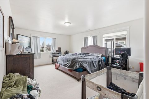 Tiny photo for 171 Mellecker Way, Medford, OR 97501 (MLS # 220215373)