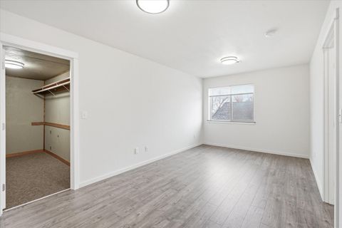 Tiny photo for 171 Mellecker Way, Medford, OR 97501 (MLS # 220215373)