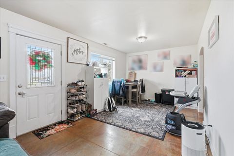 Tiny photo for 171 Mellecker Way, Medford, OR 97501 (MLS # 220215373)