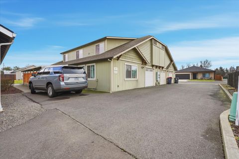 Tiny photo for 171 Mellecker Way, Medford, OR 97501 (MLS # 220215373)