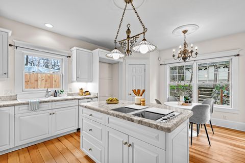 Tiny photo for 283 High Street, Ashland, OR 97520 (MLS # 220215520)