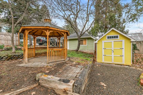 Tiny photo for 283 High Street, Ashland, OR 97520 (MLS # 220215520)