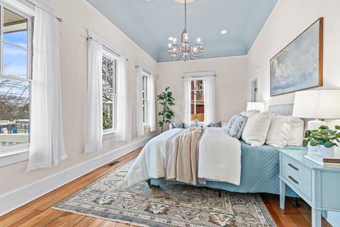 Tiny photo for 283 High Street, Ashland, OR 97520 (MLS # 220215520)