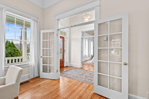 Tiny photo for 283 High Street, Ashland, OR 97520 (MLS # 220215520)