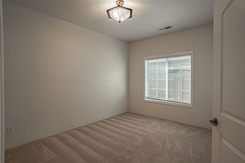 Tiny photo for 3749 Sherwood Park Drive, Medford, OR 97504 (MLS # 220213878)