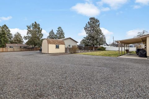 Tiny photo for 1066 SW Canyon Drive, Redmond, OR 97756 (MLS # 220215654)