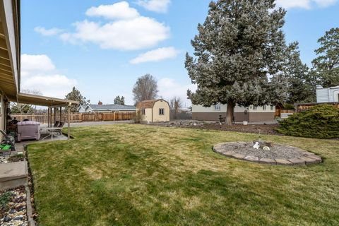 Tiny photo for 1066 SW Canyon Drive, Redmond, OR 97756 (MLS # 220215654)