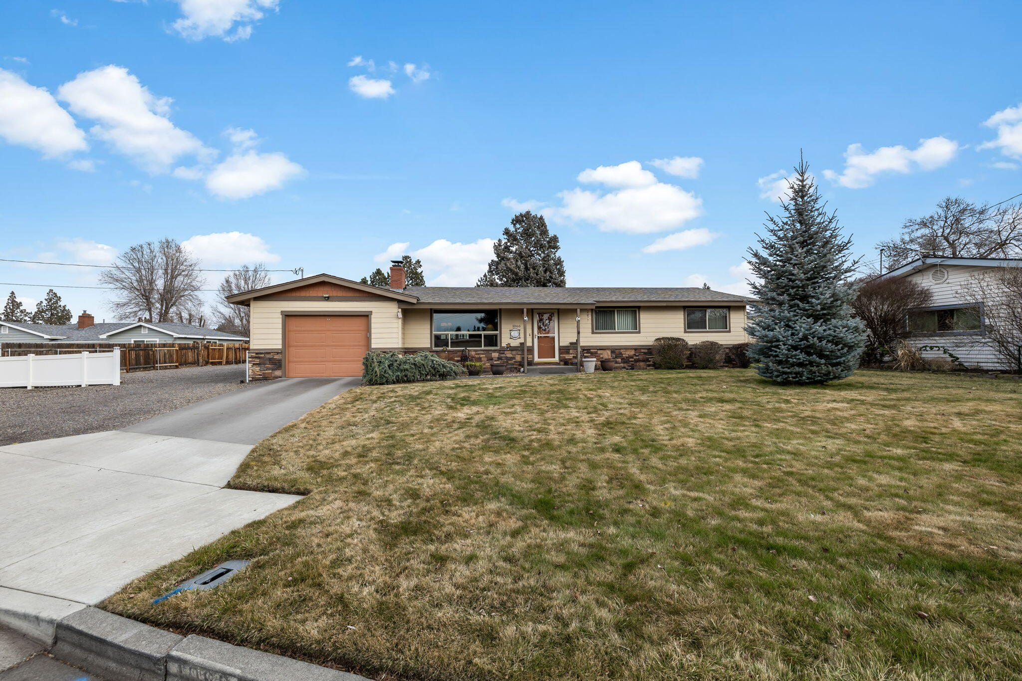 1066 SW Canyon Drive