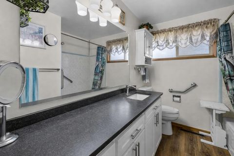 Tiny photo for 1066 SW Canyon Drive, Redmond, OR 97756 (MLS # 220215654)