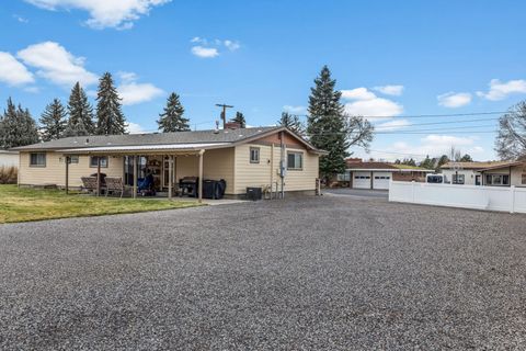 Tiny photo for 1066 SW Canyon Drive, Redmond, OR 97756 (MLS # 220215654)