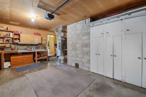 Tiny photo for 1066 SW Canyon Drive, Redmond, OR 97756 (MLS # 220215654)