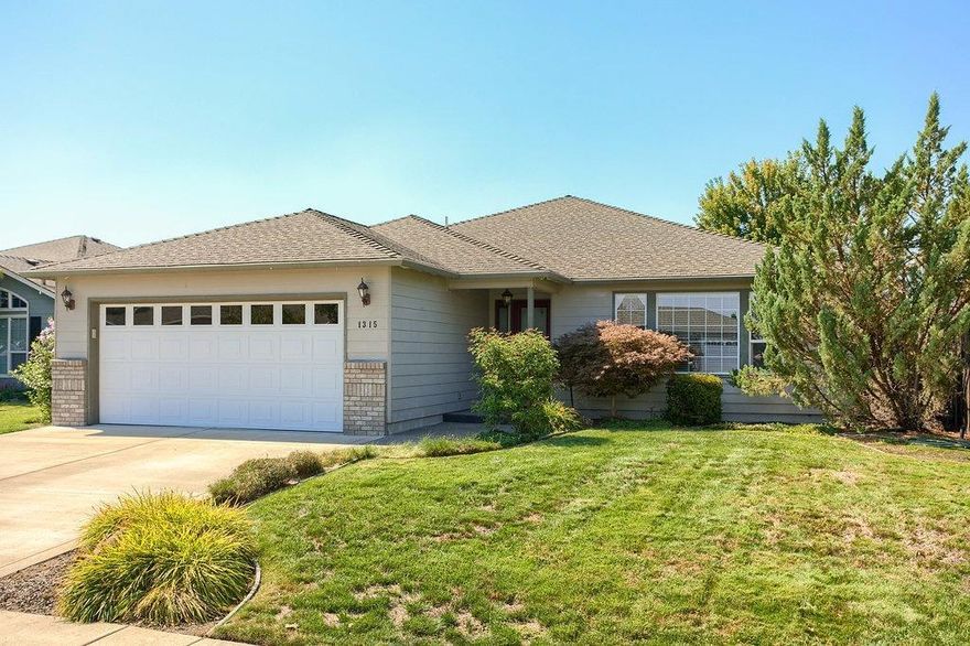 Single level home with great open floor plan located in the New Haven Estates. There is a large living room with coffered ceiling plus a family room and breakfast nook. Great Natural light throughout. Freshly re-finished wood flooring in the entry, hall dining and family room. Large Master with walk-in closet The fenced backyard is lovely with a large pergola, hot tub and plenty of space of entertaining. This home is just about a block from Don Jones city park.