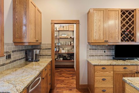 Tiny photo for 2322 NW High Lakes Loop, Bend, OR 97703 (MLS # 220219534)