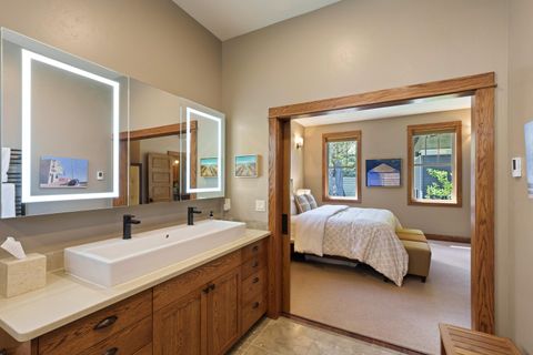 Tiny photo for 2322 NW High Lakes Loop, Bend, OR 97703 (MLS # 220219534)