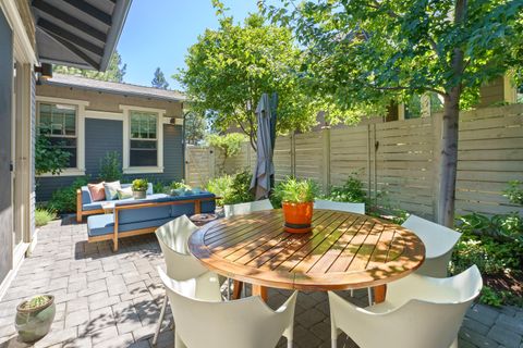 Tiny photo for 2322 NW High Lakes Loop, Bend, OR 97703 (MLS # 220219534)