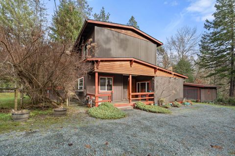 Photo of 1608 Foots Creek R Fork Road, Gold Hill, OR 97525 (MLS # 220212964)