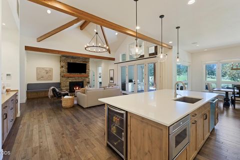 Tiny photo for 60255 Sunset View Drive, Bend, OR 97702 (MLS # 220222651)