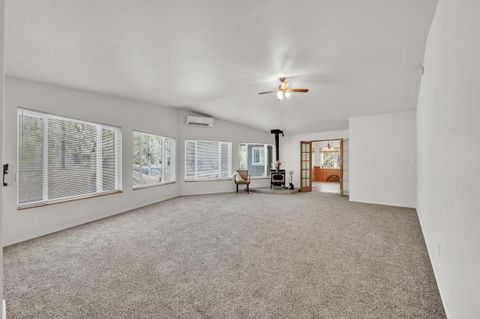 Tiny photo for 16506 Sprague Loop, La Pine, OR 97739 (MLS # 220199497)