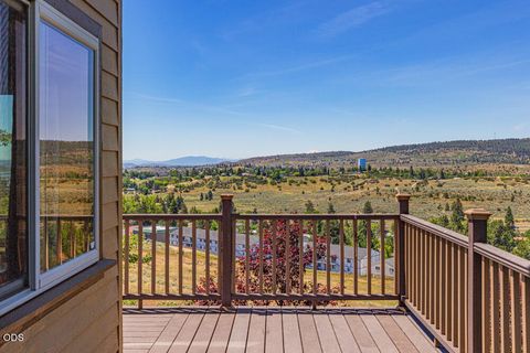 Tiny photo for 1354 Ridgecrest Drive, Klamath Falls, OR 97601 (MLS # 220223985)