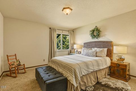 Tiny photo for 1354 Ridgecrest Drive, Klamath Falls, OR 97601 (MLS # 220223985)