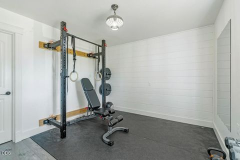 Tiny photo for 1354 Ridgecrest Drive, Klamath Falls, OR 97601 (MLS # 220223985)