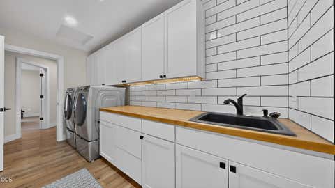 Tiny photo for 2955 SW Bentwood Drive, Redmond, OR 97756 (MLS # 220226582)
