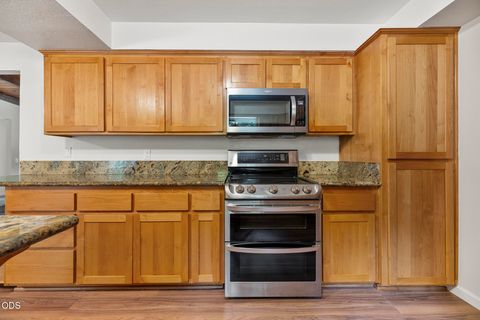 Tiny photo for 135 Rolling Hills Drive, Grants Pass, OR 97526 (MLS # 220225771)