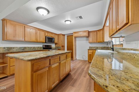Tiny photo for 135 Rolling Hills Drive, Grants Pass, OR 97526 (MLS # 220225771)
