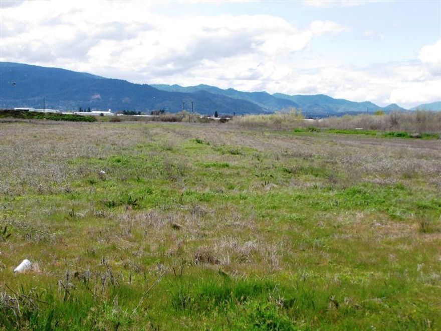 4.46 acres of prime commercial property in a premium location. Just off Crater Lake Hwy. and west of Lithia's new Jeep/Chrysler auto mall