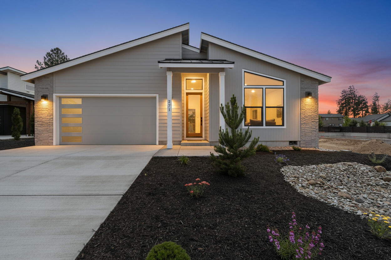 271 E Diamond Peak Avenue