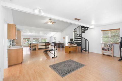 Tiny photo for 827 Summit Loop, Grants Pass, OR 97527 (MLS # 220219582)