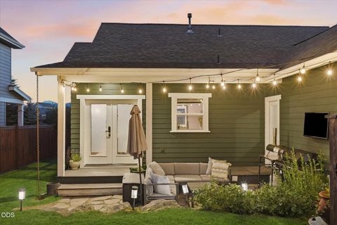 Tiny photo for 1236 NW Mount Washington Drive, Bend, OR 97703 (MLS # 220223978)