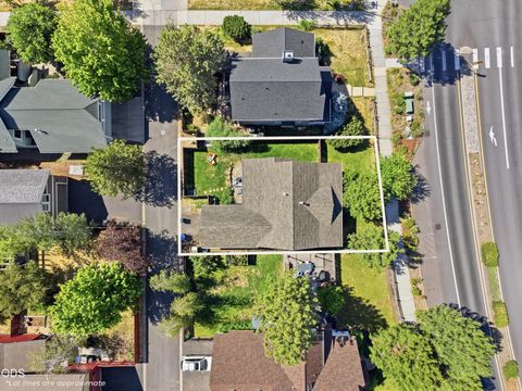 Tiny photo for 1236 NW Mount Washington Drive, Bend, OR 97703 (MLS # 220223978)
