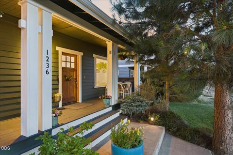Tiny photo for 1236 NW Mount Washington Drive, Bend, OR 97703 (MLS # 220223978)
