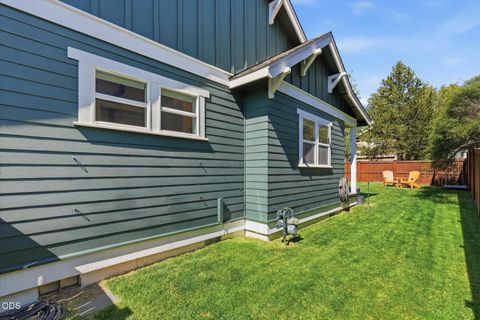 Tiny photo for 1236 NW Mount Washington Drive, Bend, OR 97703 (MLS # 220223978)