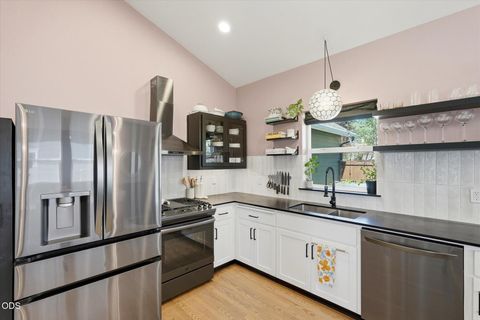 Tiny photo for 1236 NW Mount Washington Drive, Bend, OR 97703 (MLS # 220223978)
