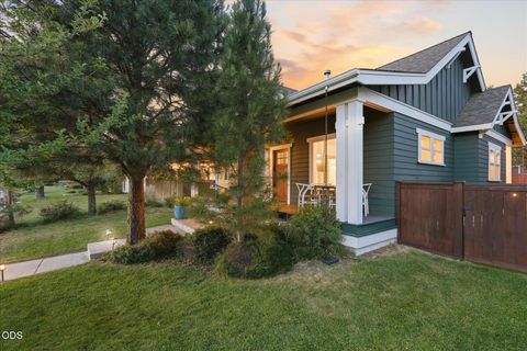 Tiny photo for 1236 NW Mount Washington Drive, Bend, OR 97703 (MLS # 220223978)